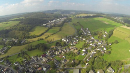Blick über Anzhausen aus der Vogelperspektive